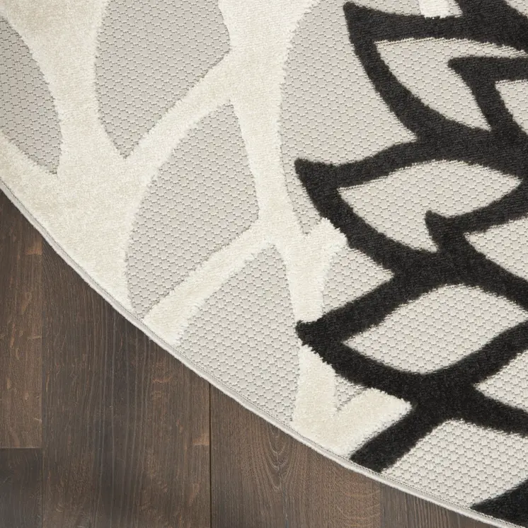 4' Black And White Round Indoor Outdoor Area Rug