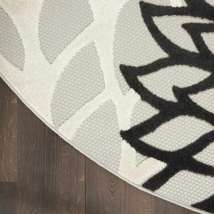 5' Black And White Round Indoor Outdoor Area Rug