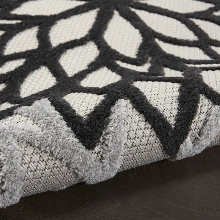 5' Black And White Round Indoor Outdoor Area Rug