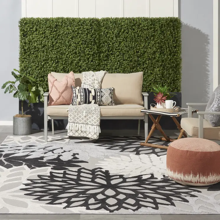 8' X 11' Black And White Indoor Outdoor Area Rug