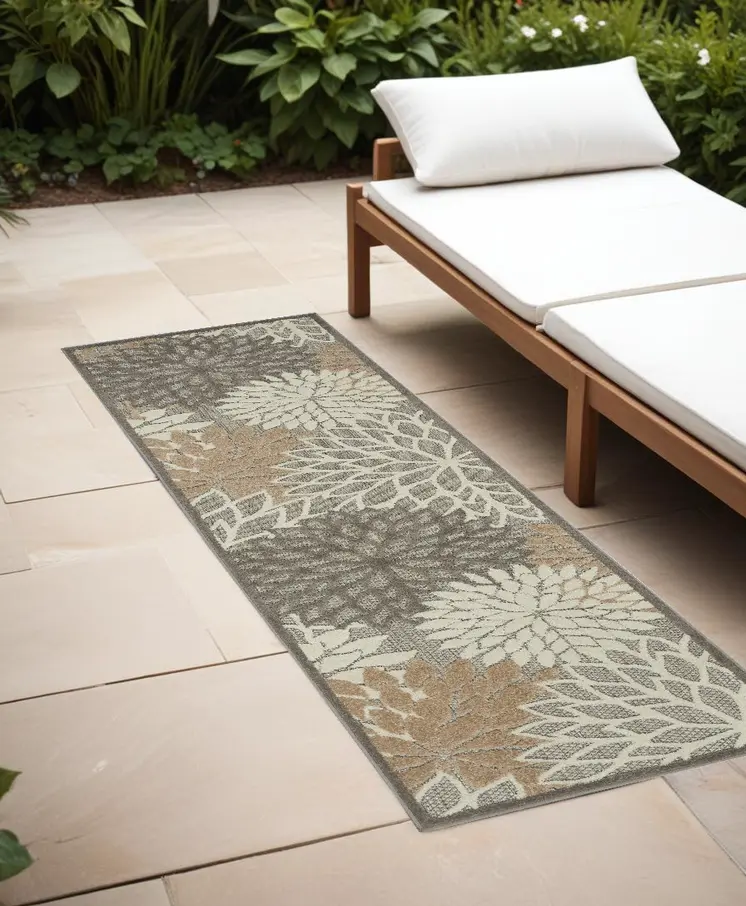 6' Gray And Ivory Floral Indoor Outdoor Area Rug