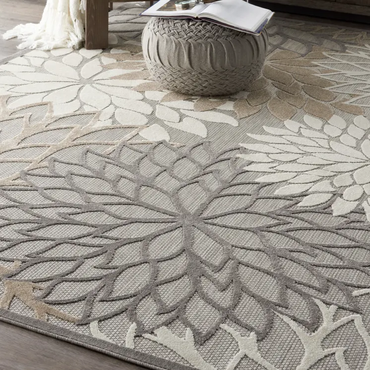 7' X 10' Gray And Ivory Indoor Outdoor Area Rug