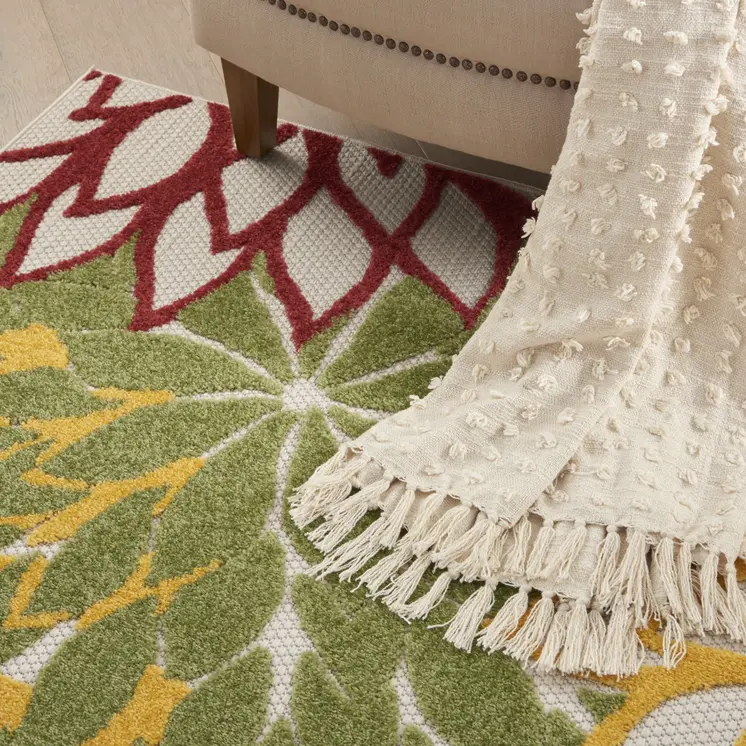 6' X 9' Green And Ivory Indoor Outdoor Area Rug