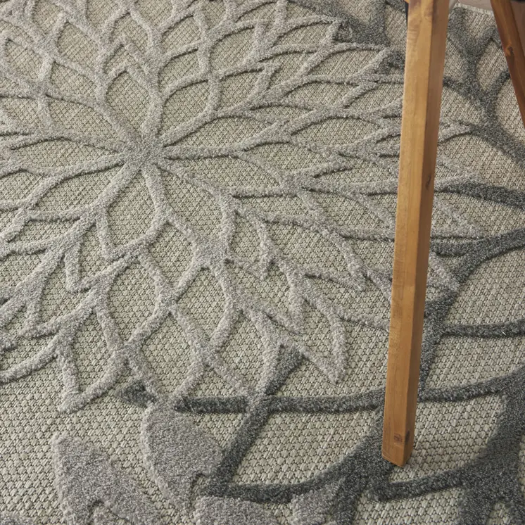 5' X 8' Gray Floral Indoor Outdoor Area Rug