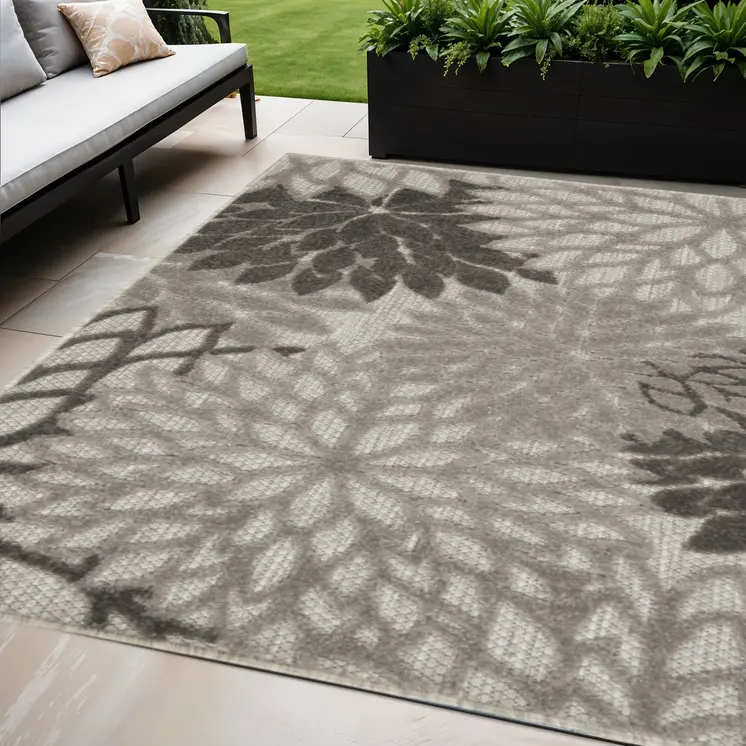 5' X 8' Gray Floral Indoor Outdoor Area Rug
