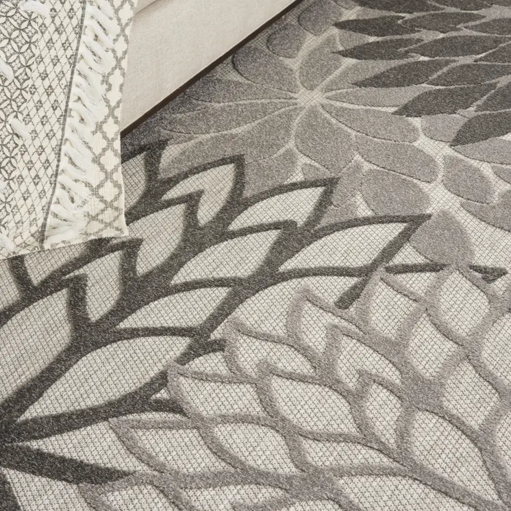 7' X 10' Gray Indoor Outdoor Area Rug