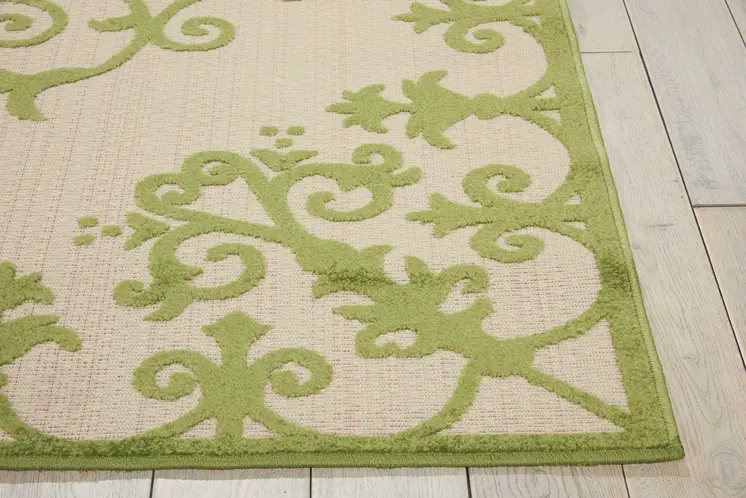 4' X 6' Green Damask Indoor Outdoor Area Rug