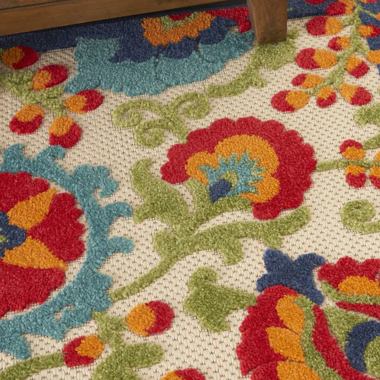 3' X 4' Green And Ivory Indoor Outdoor Area Rug