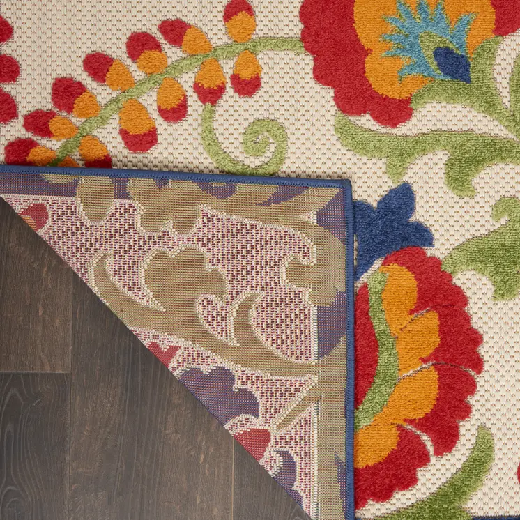4' X 6' Green And Ivory Indoor Outdoor Area Rug