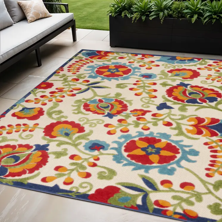 5' X 8' Green And Ivory Floral Indoor Outdoor Area Rug