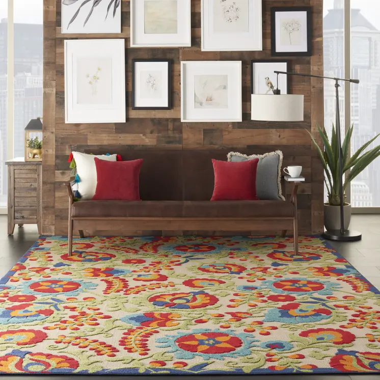 7' X 10' Green And Ivory Indoor Outdoor Area Rug