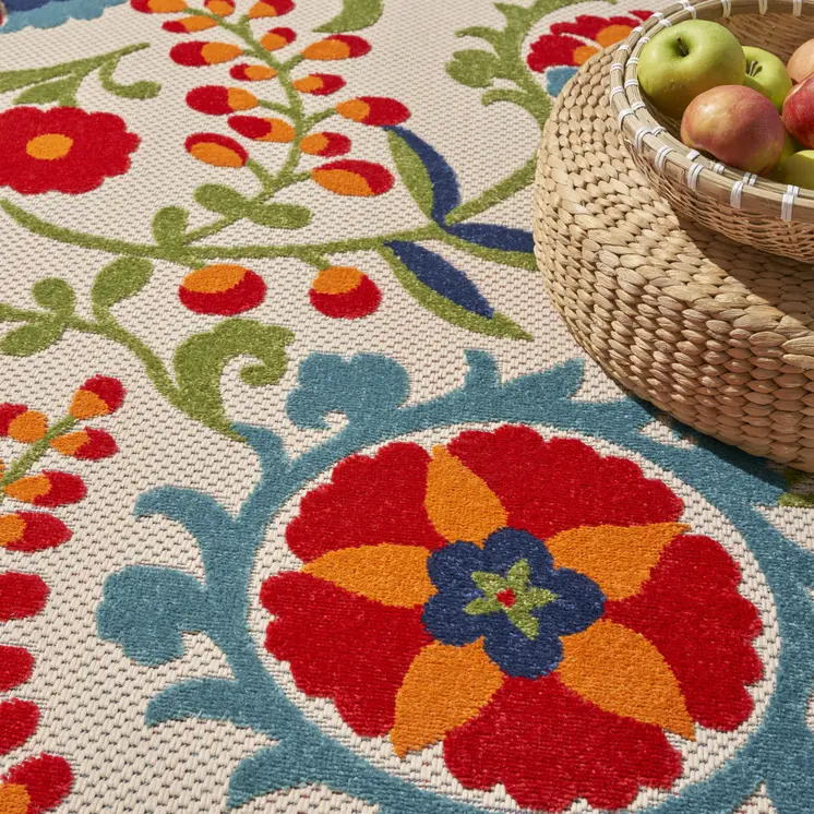 7' X 10' Green And Ivory Indoor Outdoor Area Rug