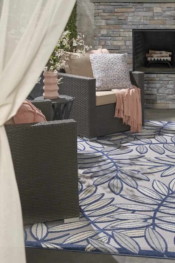 6' X 9' Ivory And Blue Floral Indoor Outdoor Area Rug