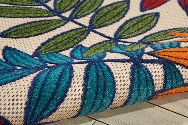6' X 9' Ivory And Blue Floral Indoor Outdoor Area Rug