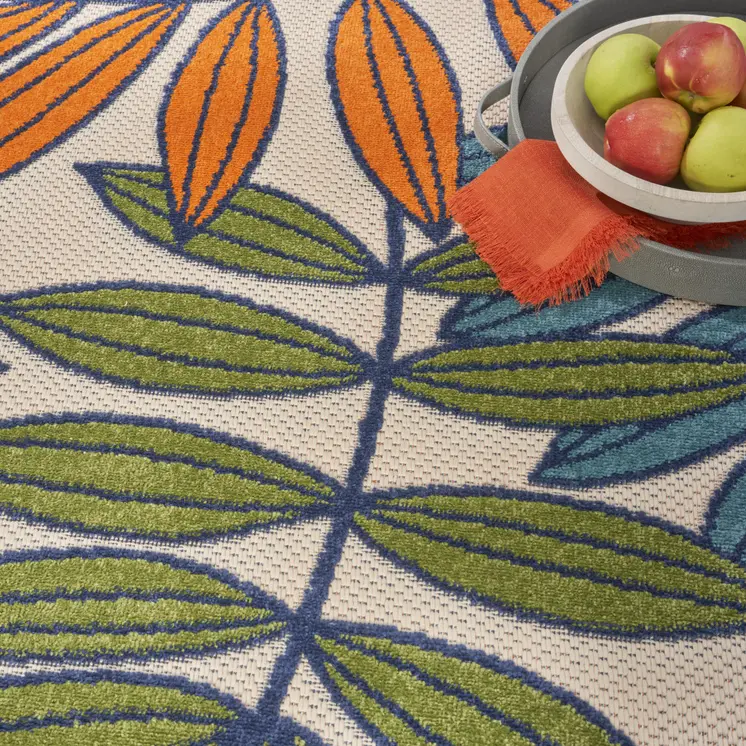 6' X 9' Ivory And Blue Floral Indoor Outdoor Area Rug