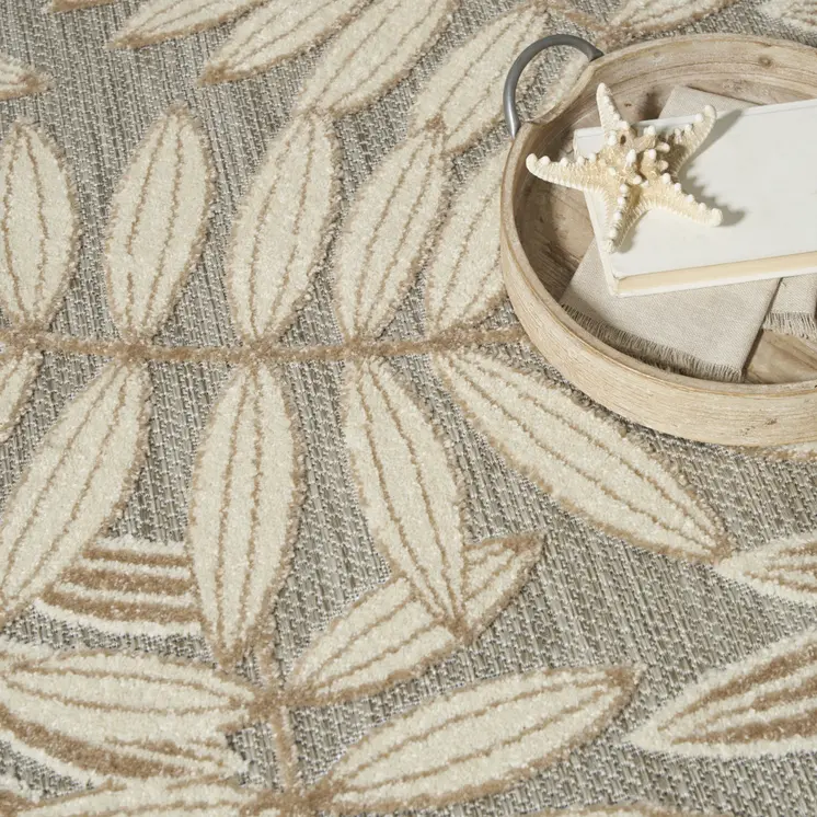 5' Gray And Ivory Round Floral Indoor Outdoor Area Rug