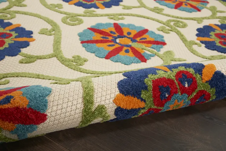 5' X 8' Ivory And Blue Floral Indoor Outdoor Area Rug