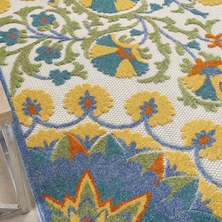6' X 9' Ivory And Blue Floral Indoor Outdoor Area Rug