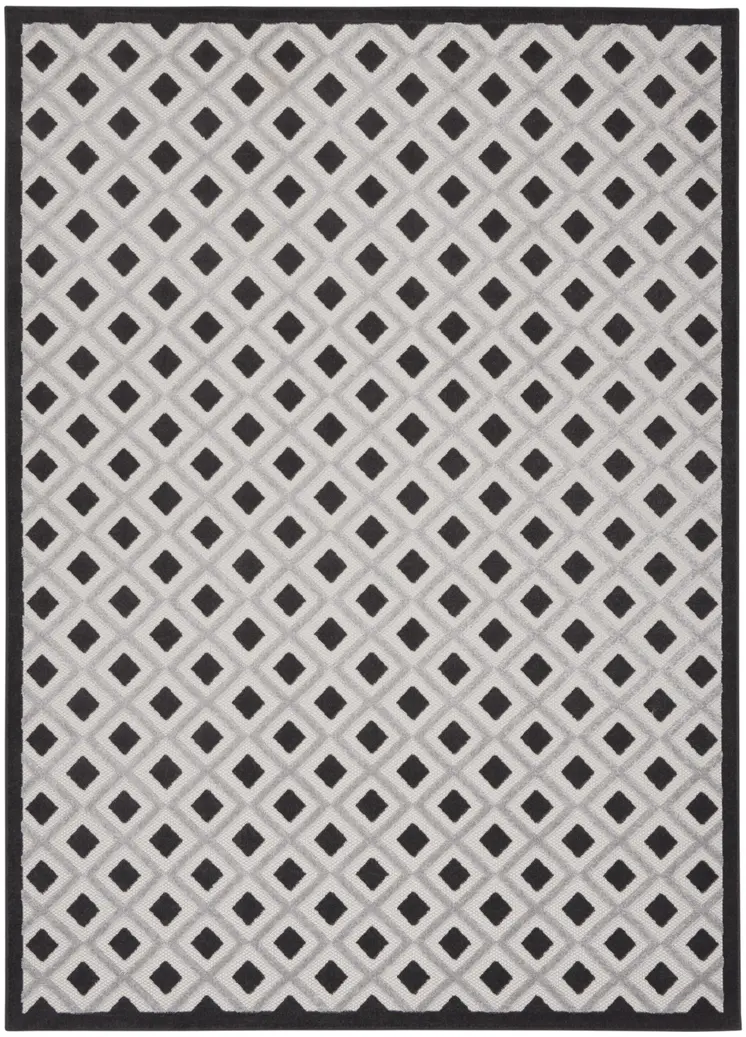8' X 11' Black And White Indoor Outdoor Area Rug