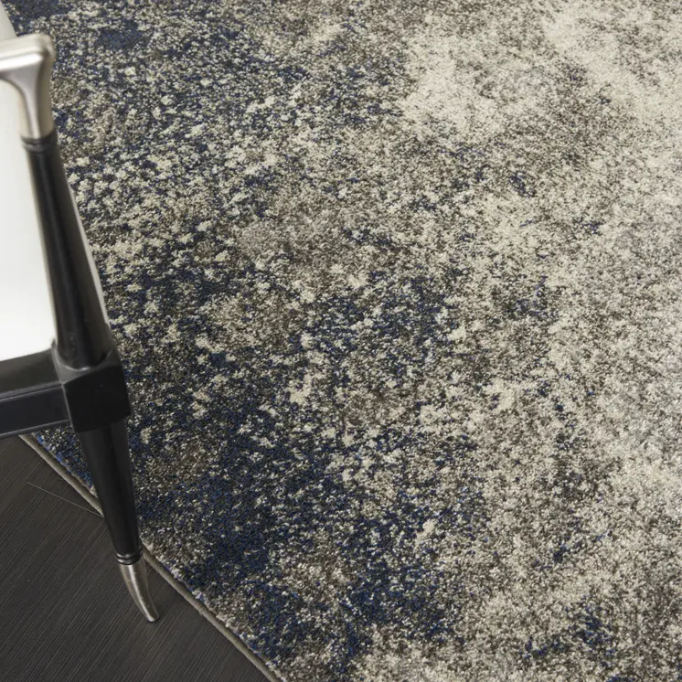 4' X 6' Ivory And Blue Floral Area Rug