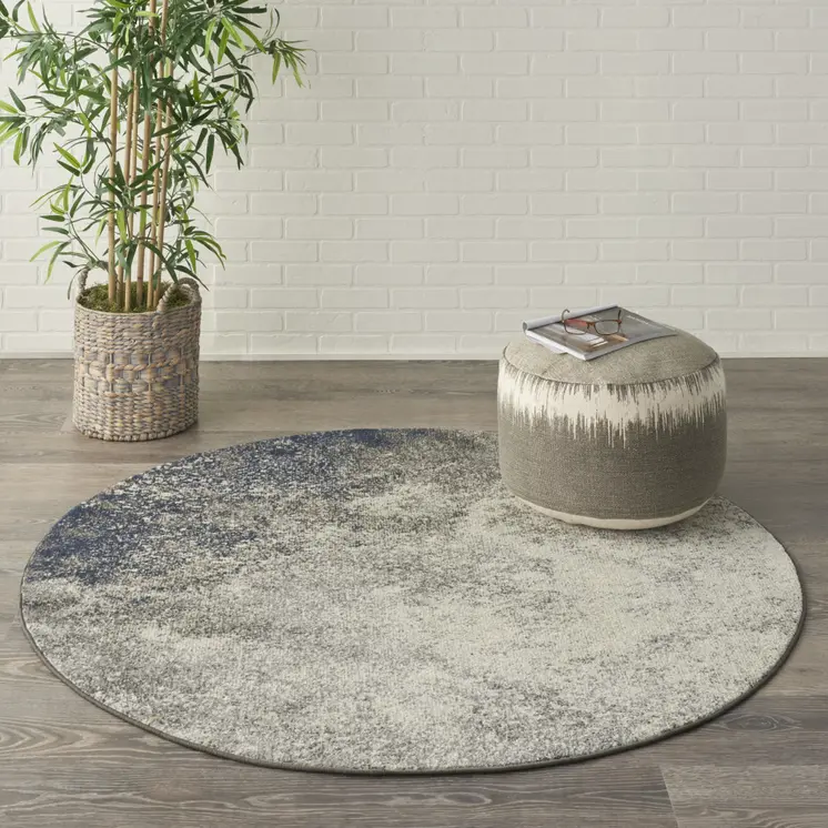 5' Gray And Ivory Abstract Round Rug