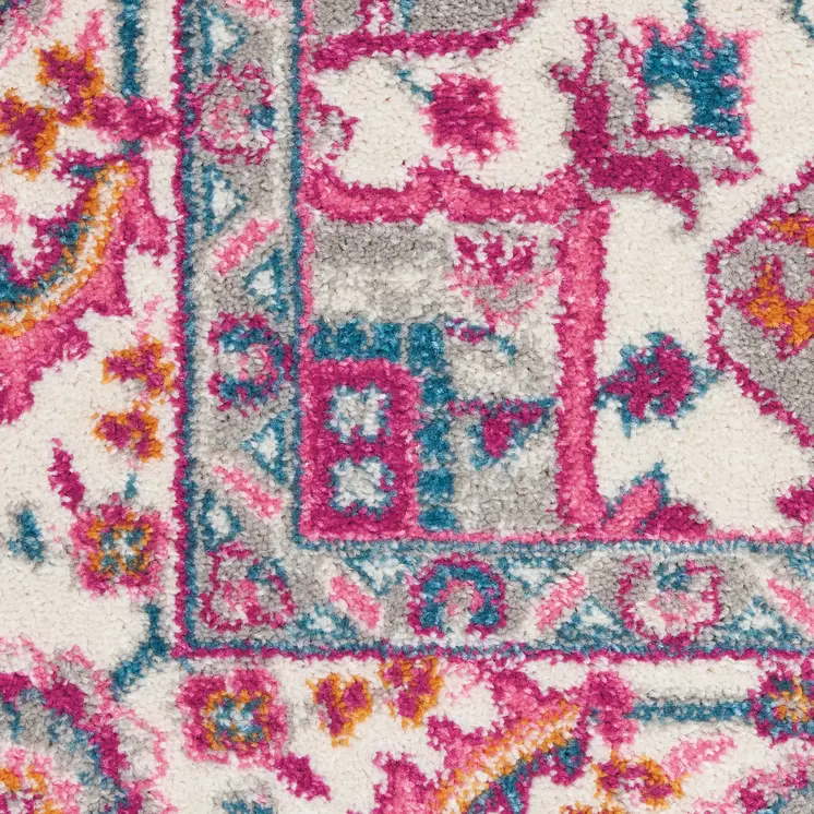 5' X 7' Light Gray And Pink Medallion Area Rug