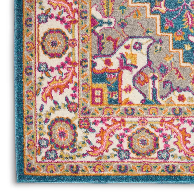 4' X 6' Teal And Ivory Medallion Distressed Area Rug