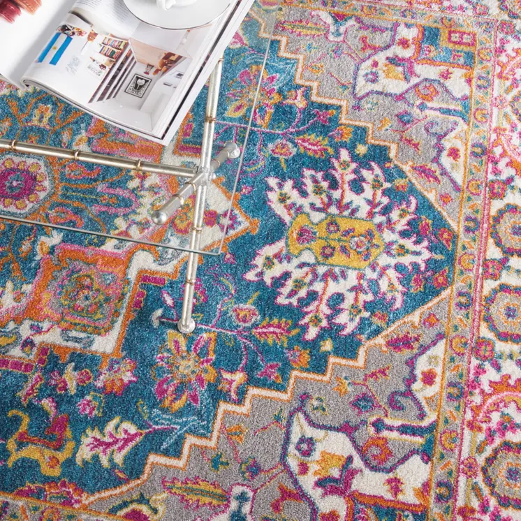 5' X 7' Teal And Ivory Medallion Distressed Area Rug
