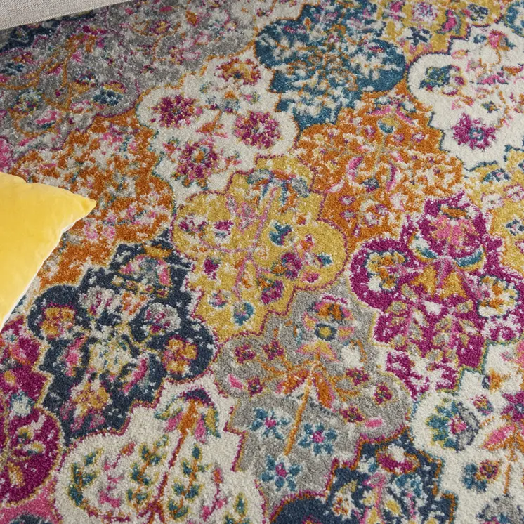 5' X 7' Gray Blue And Orange Quatrefoil Distressed Area Rug