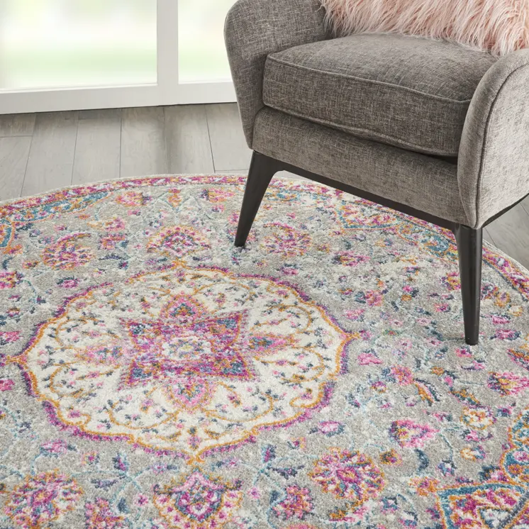 4' Gray And Ivory Medallion Round Rug