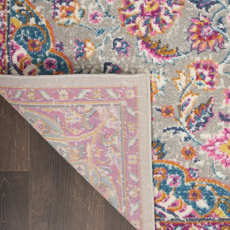 5' X 7' Gray And Ivory Medallion Area Rug