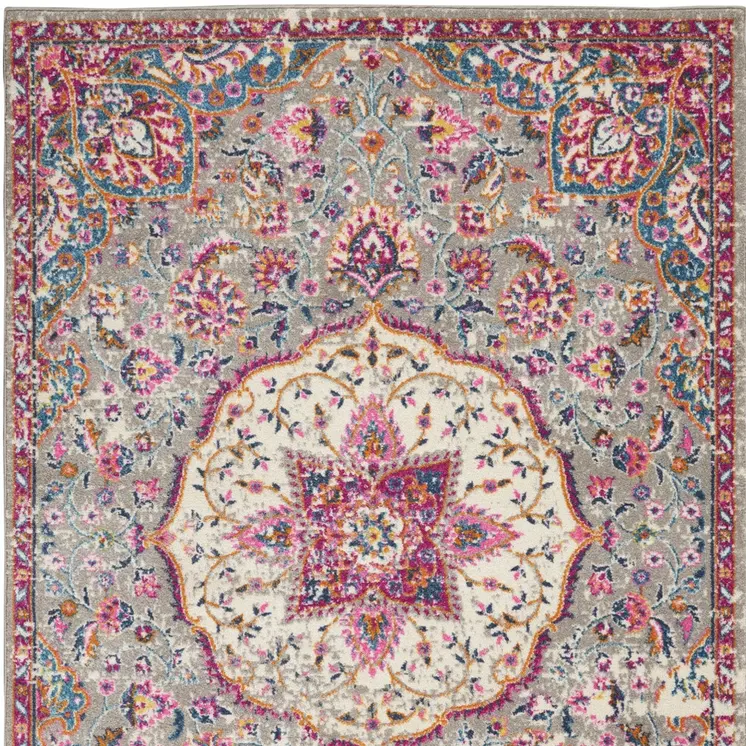 5' X 7' Gray And Ivory Medallion Area Rug