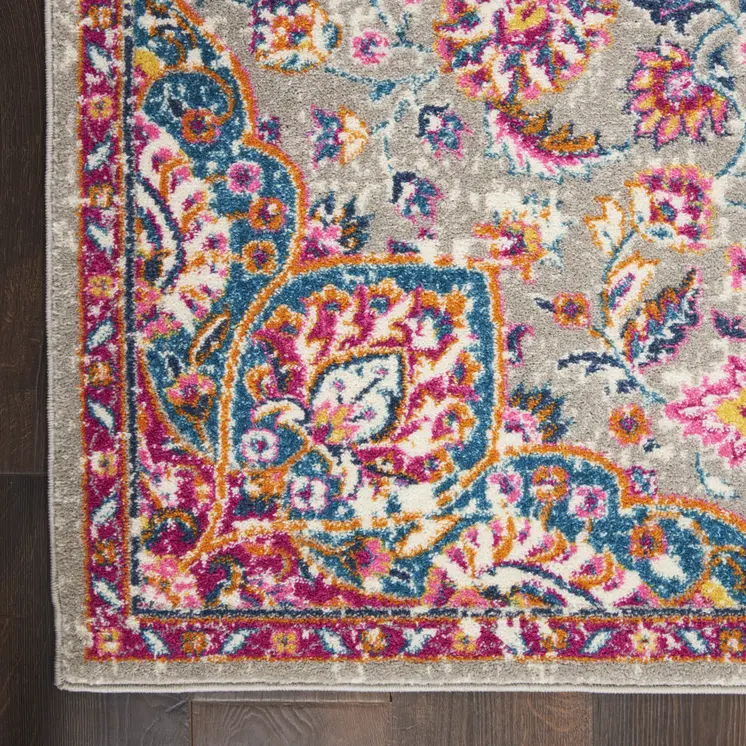 5' X 7' Gray And Ivory Medallion Area Rug