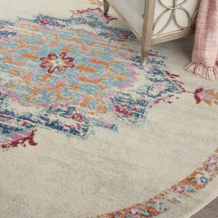 8' Gray And Ivory Medallion Distressed Round Rug