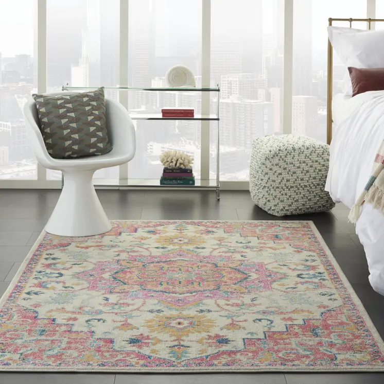 4' X 6' Pink And Ivory Southwestern Distressed Area Rug