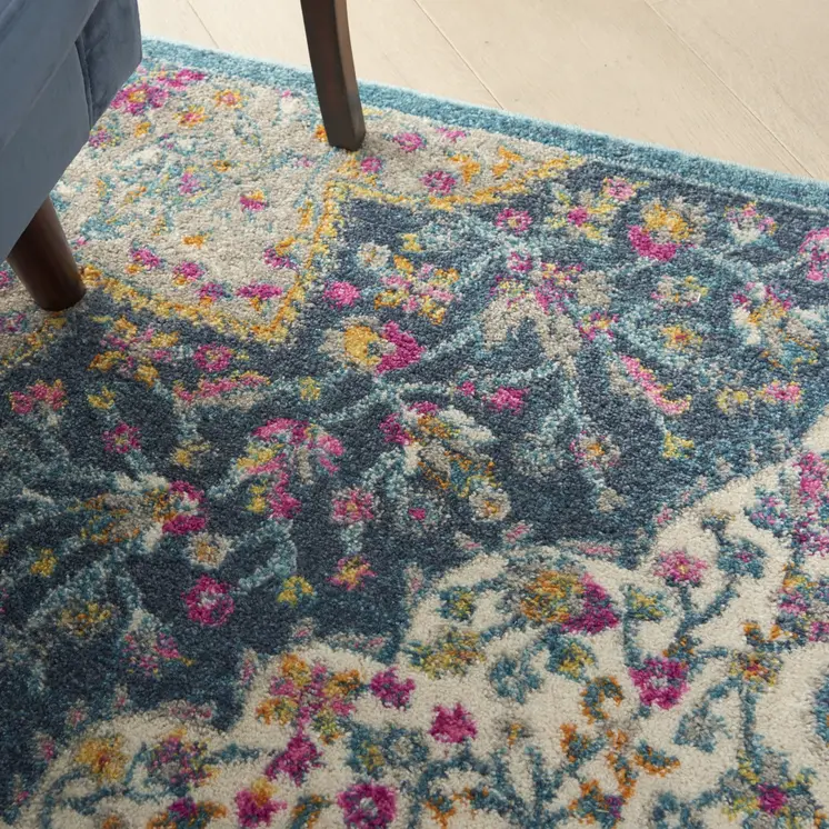 4' X 6' Blue And Ivory Medallion Distressed Area Rug