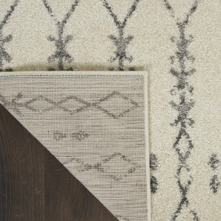 5' X 7' Gray And Ivory Geometric Distressed Area Rug