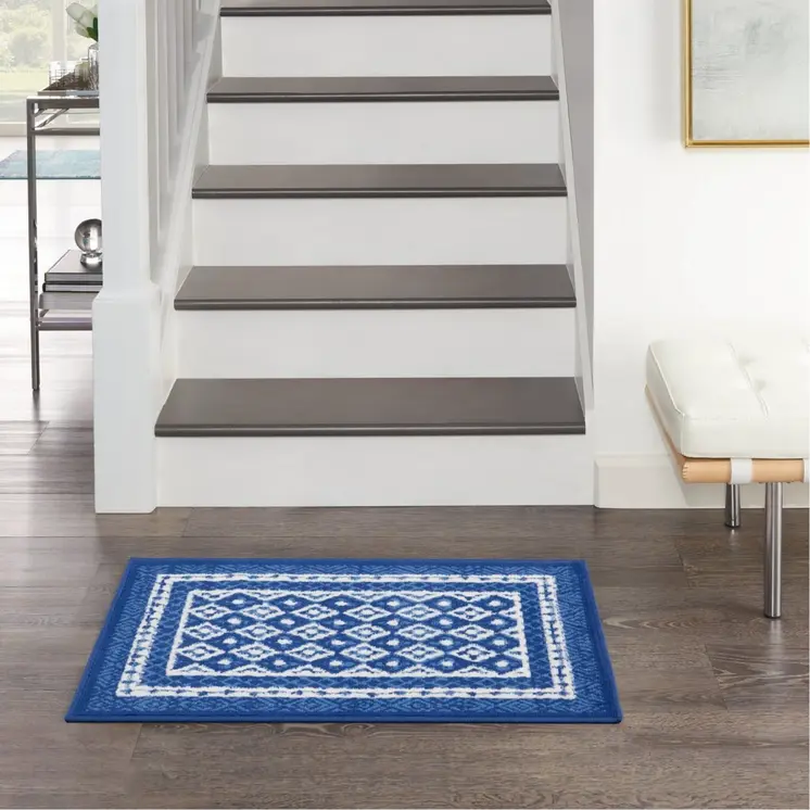 4' X 6' Blue And White Geometric Area Rug