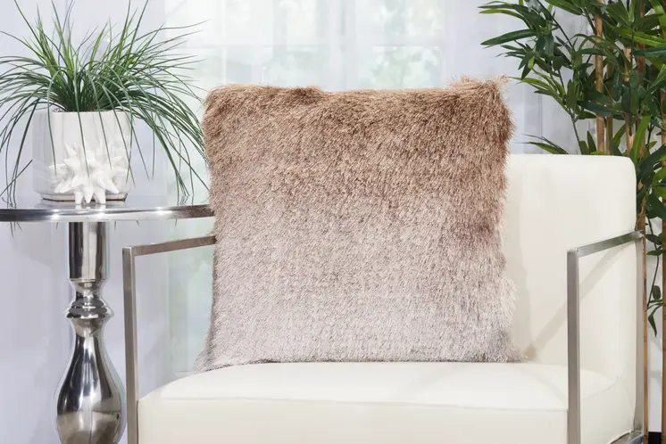 20" Beige Throw Pillow