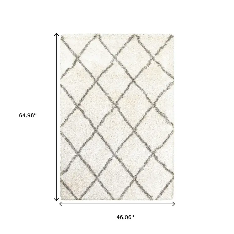 4' X 6' Ivory And Gray Geometric Lattice Area Rug