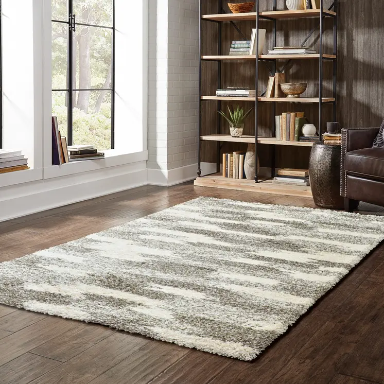 4' X 6' Gray And Ivory Geometric Pattern Area Rug
