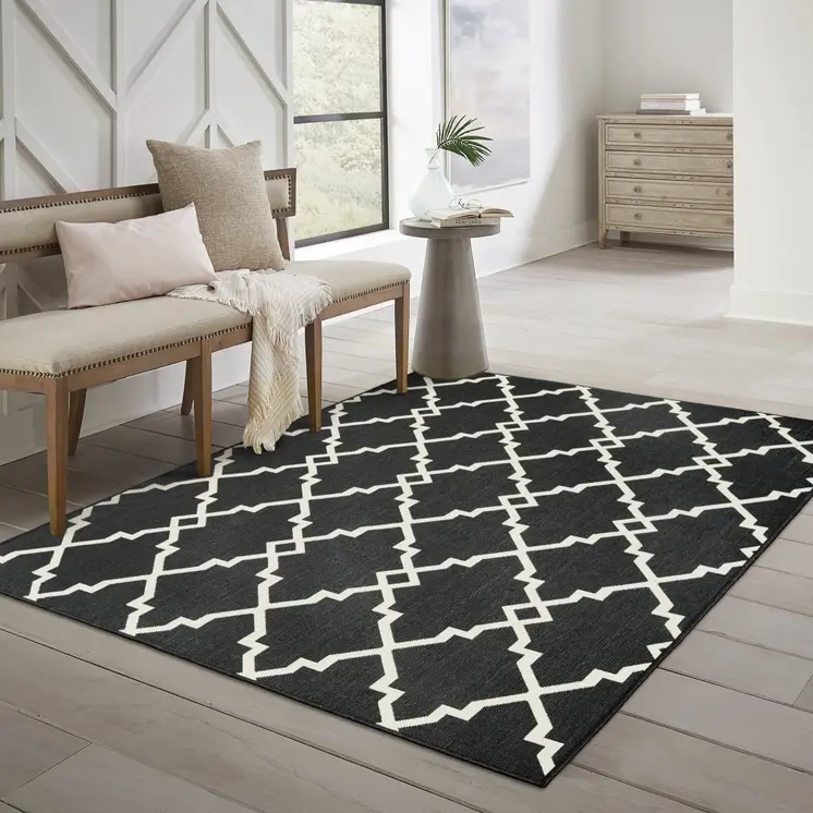 8' X 8' Black And Ivory Round Indoor Outdoor Area Rug