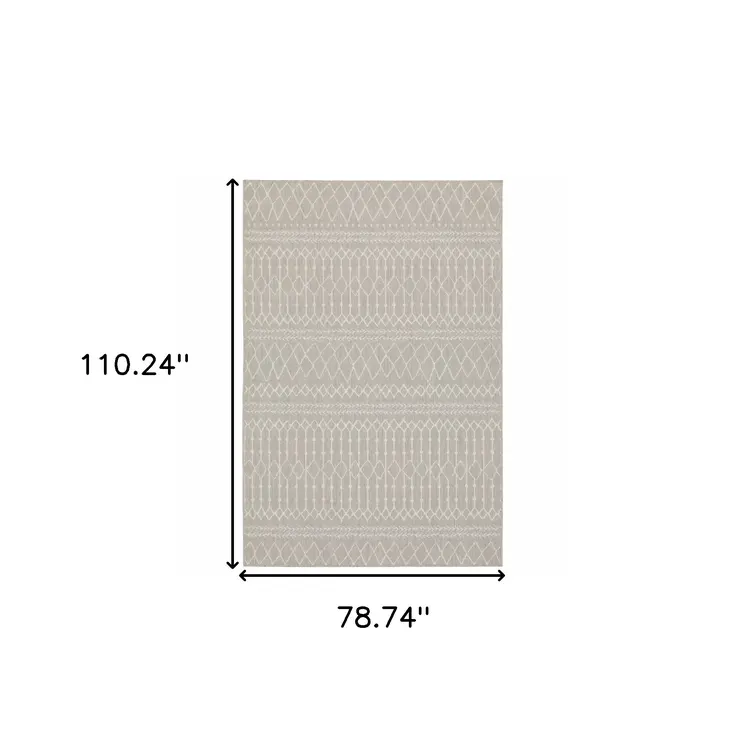 7' X 9' Gray And Ivory Geometric Indoor Outdoor Area Rug