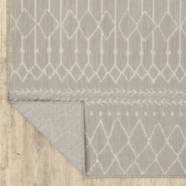 10' X 13' Gray And Ivory Indoor Outdoor Area Rug