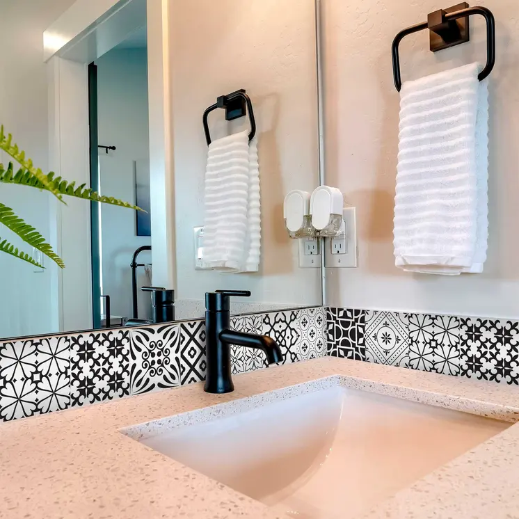6" X 6" Black And White Mash Peel And Stick Removable Tiles
