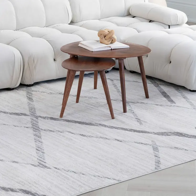 5' X 7' Gray and Ivory Geometric Area Rug