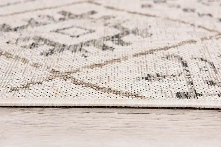 5' X 7' Ivory Geometric Berber Area Rug