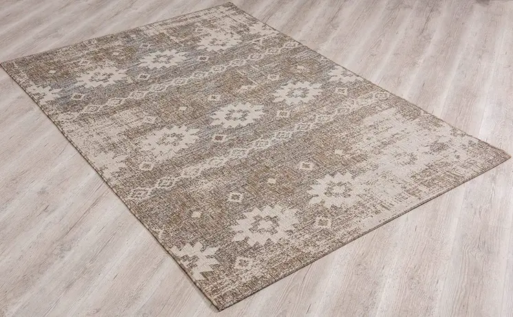 5' X 7' Gray and Ivory Ikat Area Rug