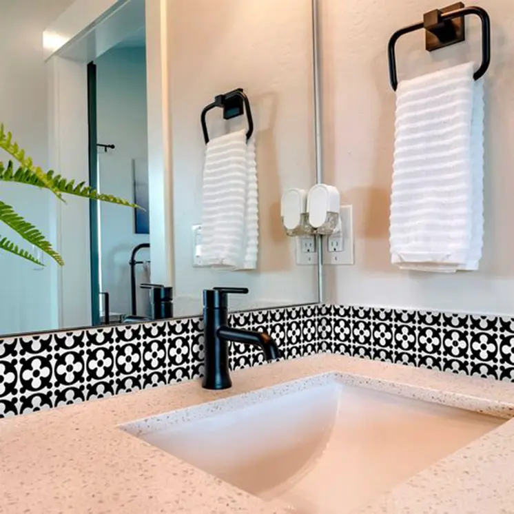 8" X 8" Black and White Medeci Peel and Stick Removable Tiles