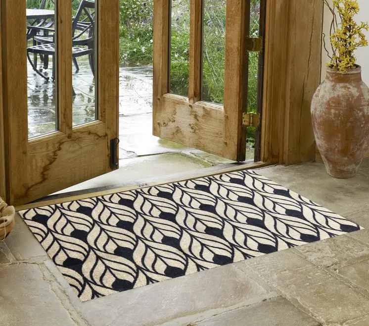 2' X 3' Graphite and Tan Abstract Leaves Washable Floor Mat